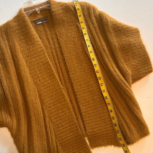 Anthropologie Lana Fuzzy Cardigan Womens Size M/L Mustard Short-Sleeved Open - Picture 10 of 11
